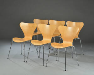 Arne Jacobsen. Sæt på seks syver stole, model 3107 i ahorn 6