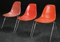 Charles Eames. Tre skalstole, glasfiber, model DSS 3 