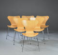 Arne Jacobsen. Sæt på seks syver stole, model 3107 i ahorn 6