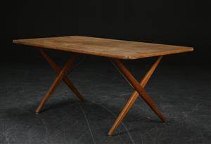 Hans J. Wegner. Spisebord af egetræ, krydsstel 