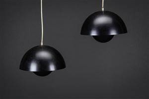 Verner Panton. To Flowerpot pendler, sort 2