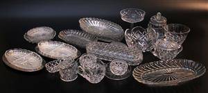 Samling vaser skålar mm, 18001900-tal 25