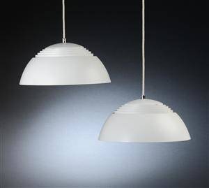 Arne Jacobsen, To AJ pendler 2