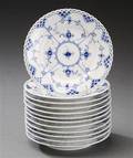 Royal Copenhagen  Kgl. Porcelæn, musselmalet helblonde, assietter. 11