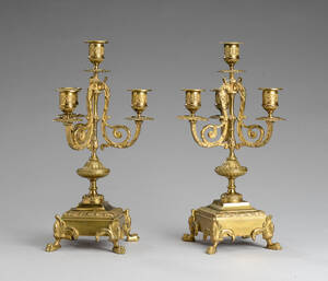 Et par lysestager af bronze, ca. 1890. 2 Denne vare er sat til omsalg under nyt varenummer 4414446