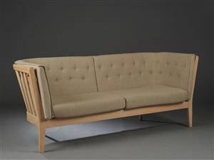 Wojtek Depka Carstens for Stouby Møbler. Tre-pers. tremmesofa af massiv bøg model Maria