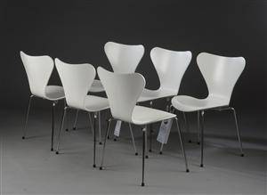 Arne Jacobsen. Seks Syver-stole, Model 3107 6