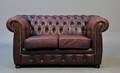 To-personers sofa i Chesterfield stil 