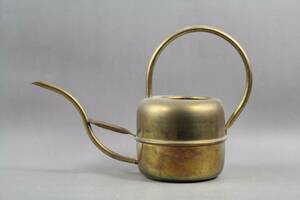 Vattenkanna i mässing