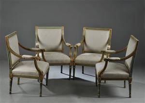 Sæt på fire armstole af grønmalet og forgyldt træ. 4.