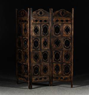 Vikskärm i skuret Sheshamträ