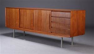 Dansk møbelproducent. Lav skænk, teaktræ