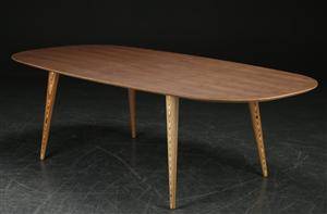 Snedkermester Lau Lauritsen. Spisebord af valnød