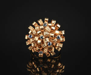 Vintage ring af guld med safir
