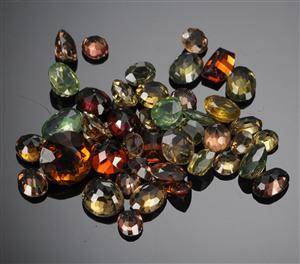 Samling Zirkoner ca 98 ct