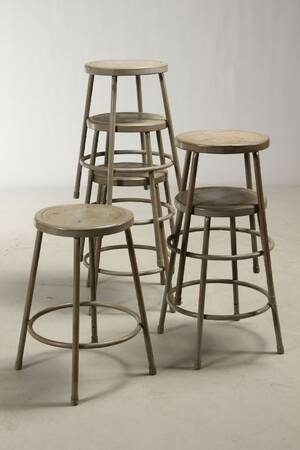 Industriel design. Seks skamler 6