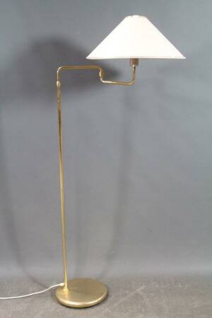 Golvlampa i mässing