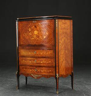 Sekretær af rosentræ, Louis XV stil