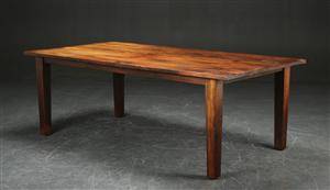 Rektangulært spisebord af hardwood