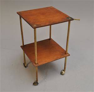 Ukendt møbelproducent lampebord på hjul