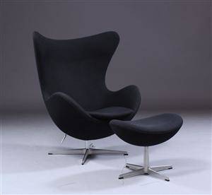 Arne Jacobsen, Ægget, lænestol samt skammel med certifikat 2