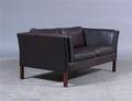 Dansk møbelproducent. To-pers. sofa