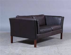 Dansk møbelproducent. To-pers. sofa
