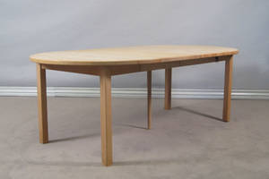 Dansk møbelproducent. Spisebord