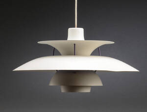 Poul Henningsen. PH5 pendel, hvid