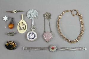 Mormorsur, armband, halsband, klockkedja och hängen mm