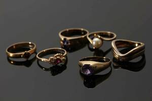 Seks vintageringe udført i 14 kt. guld 6.