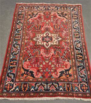 Persisk handknuten matta, 228 x 167 cm