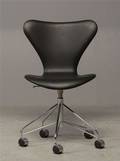 Arne Jacobsen, kontorstol, model 3107, sort Savanne læder  