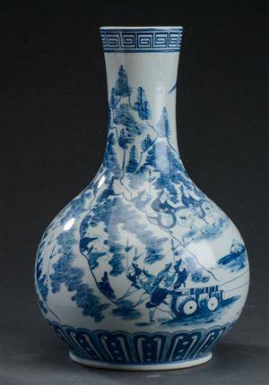  Vase af porcelæn, Kina, 1900-tallet.