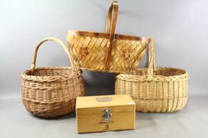 Korgar 3 st och förbandslåda i trä 