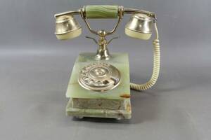 Bordstelefon i alabaster