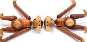 Kay Bojesen 1886-1958. To aber af teak og limba. 2