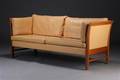 Dansk møbelproducent. 2½-pers. sofa, massivt kirsebærtræ