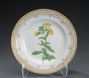Royal Copenhagen. Flora Danica tallerken nr. 3549