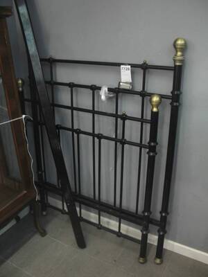 Sängram, metall