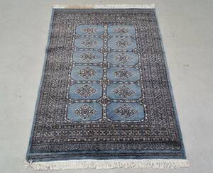 Handknuten matta, orientalisk, 196140 cm.