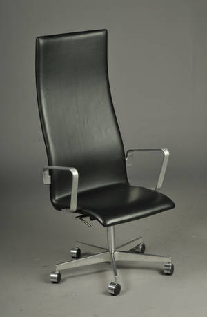 Arne Jacobsen. Oxford kontorstol med højt ryglæn, model 3292