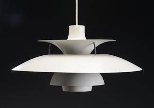 Poul Henningsen. Et par PH5 pendel hvide. 2.