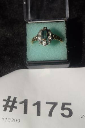 Guldring med sten, 18K, diam 19 mm