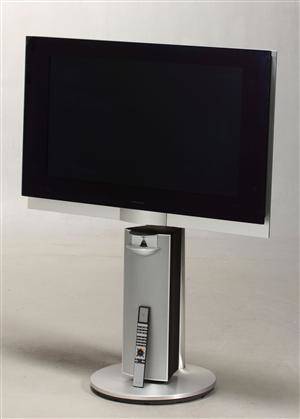 Bang  Olufsen BeoVision 7 - 32 fladskærm samt Beo4 fjernbetjening 2