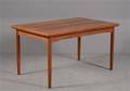 Spisebord med udtræk af teak