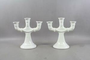 Kandelabrar i porslin med tomtemotiv 2 st