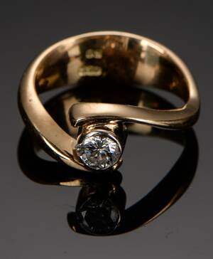 Brillantring af 14 kt guld, ca 0.46 ct