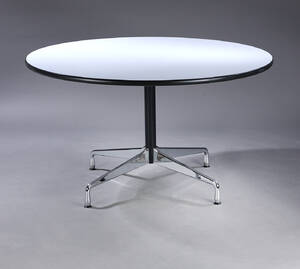 Charles Eames. Rundt spisebord  Segmented Table. Ø 130 cm 