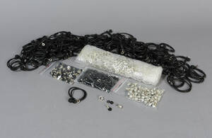 Samling bijouteri bl.a. armbånd charms ca. 450